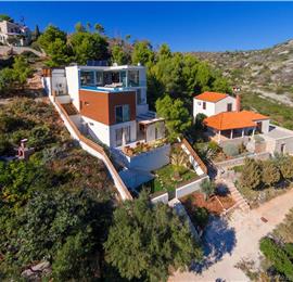 5 bedroom villa with heated infinity pool and sea views near Milna, Brac Island, sleeps 10